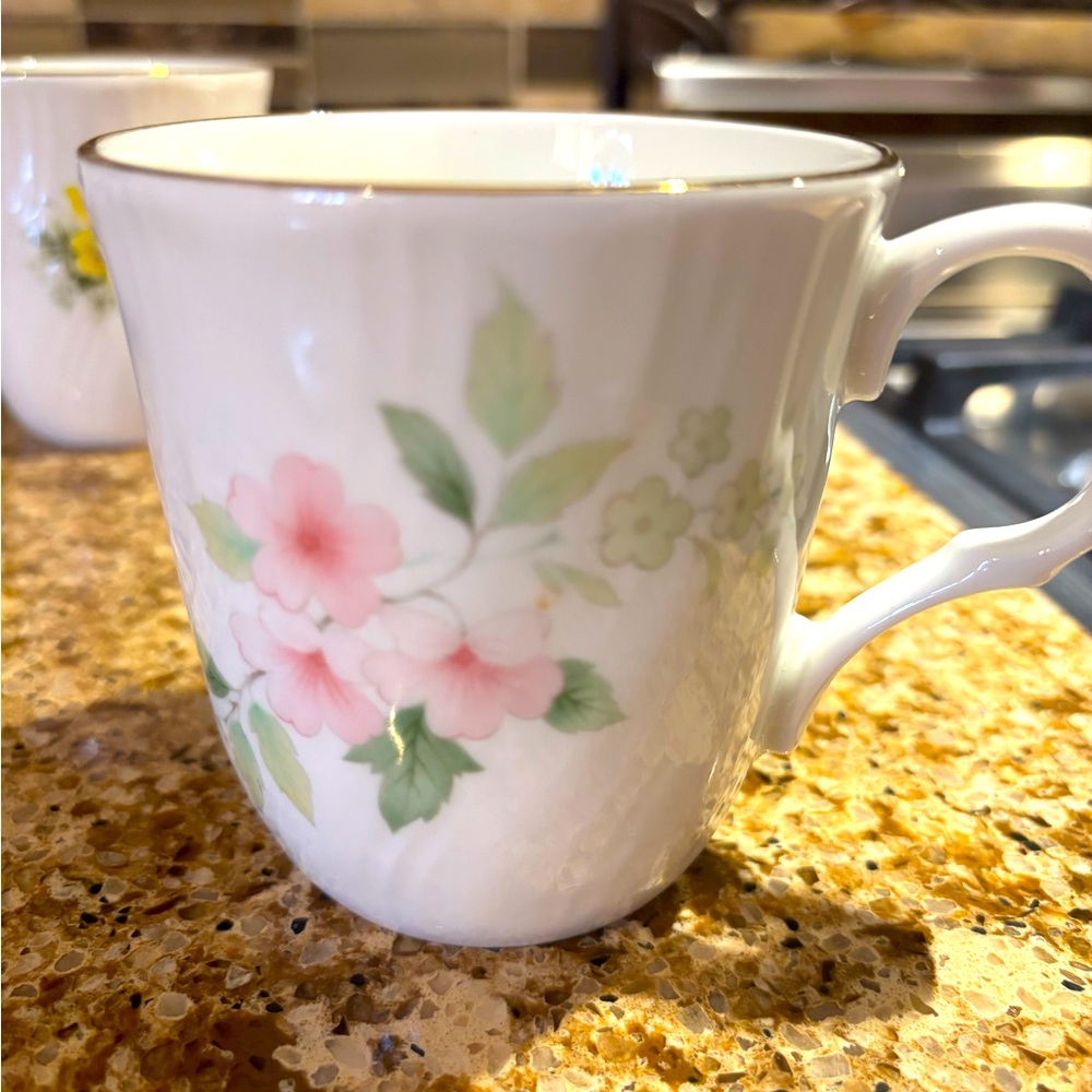 Vintage SADLER Wellington Fine Bone China Mug